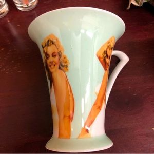 Marilyn Monroe Vintage teal blue cup